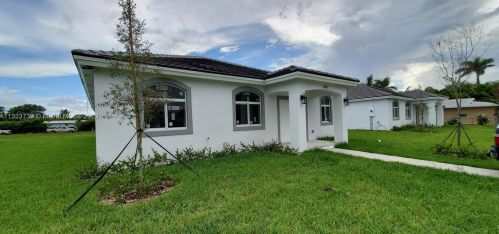 132 16th St, Homestead FL  33030-3209 exterior