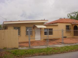 1800 23rd Ave, Miami FL  33056-3741 exterior