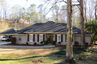 2664 Creekview Dr, Birmingham, AL 35226-3420