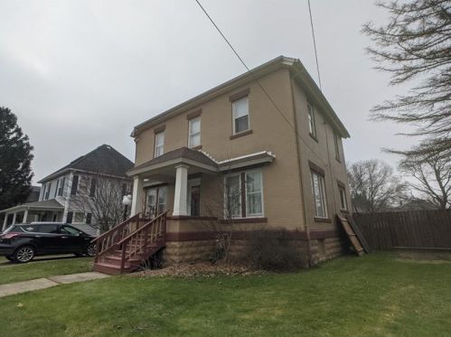 305 State St, Grove City, PA 16127-1628