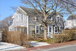 44 Cliff Rd, Nantucket, MA 02554-3644