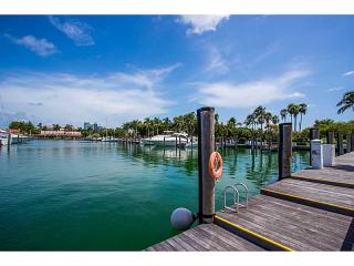 2512 Fisher Island Dr, Miami FL  33109-0132 exterior