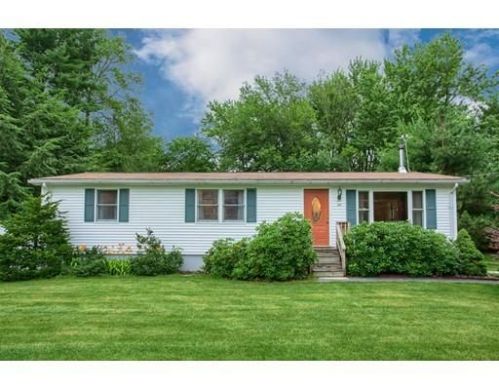 20 Maple St, Graniteville, MA 01886-2137