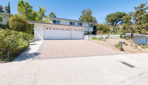 24643 Eilat St, Woodland Hills, CA 91367-1032