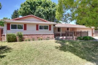 6806 Land Park Dr, Sacramento, CA 95831-2842