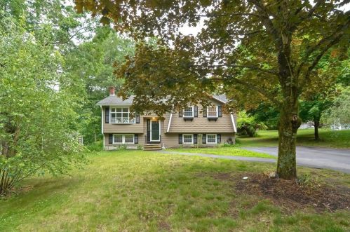 11 Proctor Rd, Townsend, MA 01469-1104