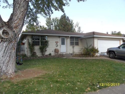 512 Shadow Ln, Yreka, CA 96097-3225