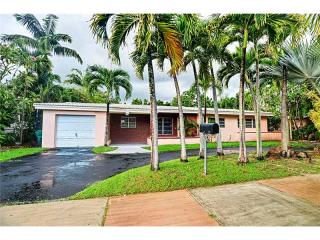 5765 56th Ter, Miami, FL 33143-2305