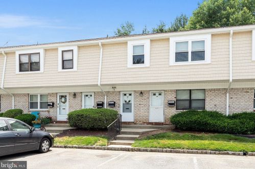 108 Silver Ct, Trenton, NJ 08690-3513