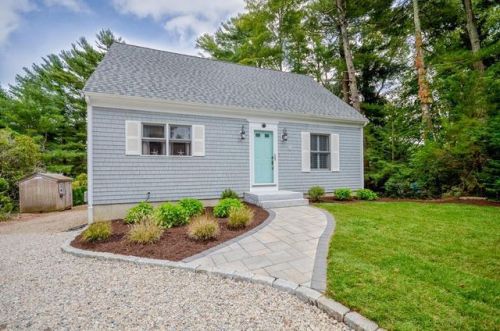 32 Crapo St, Marion, MA 02738-1606