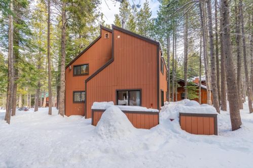 14759 Davos Dr, Truckee, CA 96161-7173