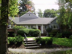 8 Lansing Rd, Newton, MA 02465-2817