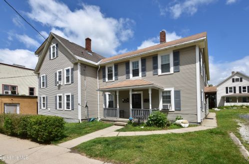 14 Hoosac St, Adams, MA 01220-1706