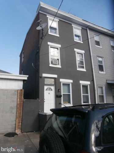 12 Bayard St, Trenton, NJ 08611-1502