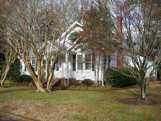 3611 Kenmore Dr, Hampton VA  23661-3528 exterior