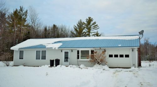 11 Maplecroft Ln, Burnham, ME 04922-3421