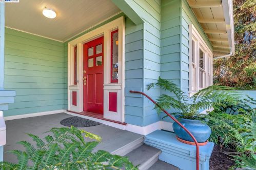 1210 Burnett St, Berkeley, CA 94702-2406