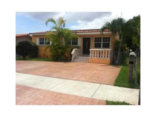 9026 34th St, Miami, FL 33165-4243