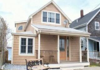 309 Riverside St, Portsmouth RI  02871-4800 exterior