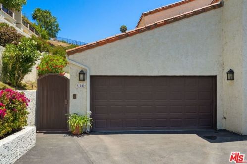 1940 Palisades Dr, Pacific Palisades, CA 90272-1920