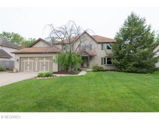 2662 Wakefield Ln, Cleveland OH  44145-3838 exterior