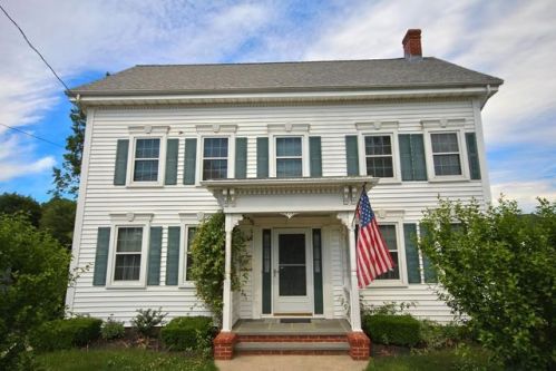 78 Franklin St, Holbrook, MA 02343-1502