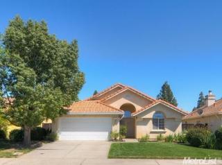 8077 Arroyo Vista Dr, Sacramento CA  95823-5933 exterior