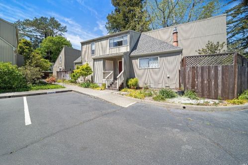 7072 Fircrest Ave, Sebastopol, CA 95472-4410