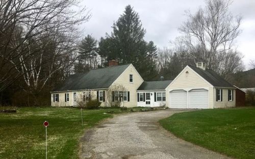 4 Bromley Rd, Montgomery, MA 01050-9754