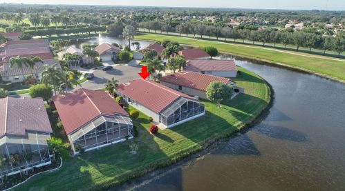 7077 Haviland Cir, Boynton Beach, FL 33437-6464