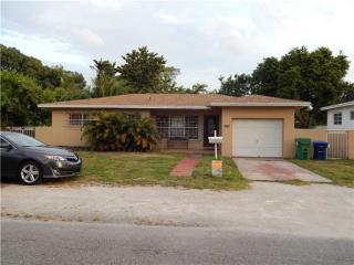 760 161st St, Miami, FL 33162-3664