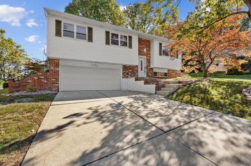 1716 Sparrow Point Ln, Fenton, MO 63026-5544