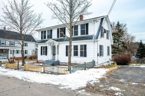 29 Myrtle St, Somersworth, NH 03878-2226