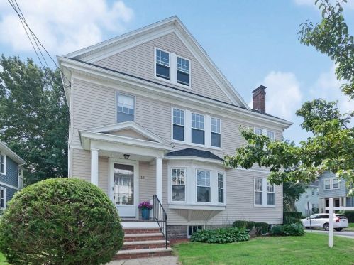 18 Mary St, Arlington, MA 02474-8827