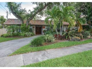 2230 204th St, Miami, FL 33056-1636