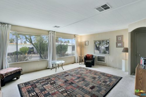 135 Camarillo St, Palm Springs, CA 92264-5270