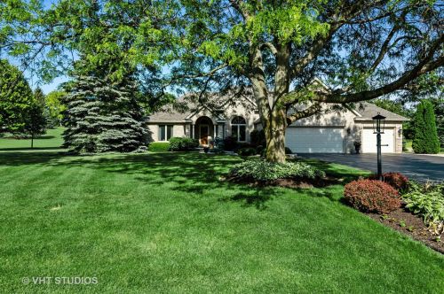 11114 Huron Dr, Spring Grove, IL 60081-8211