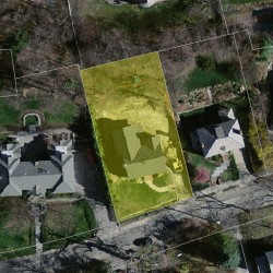 42 Huntington Rd, Newton MA  02458-2417 aerial view