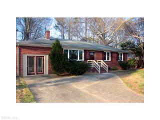 33 Roberta Dr, Hampton, VA 23666-2833