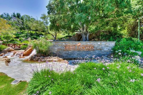 52 Foxtail Ln, Trabuco Canyon, CA 92679-3804