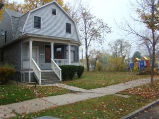 5714 Holcomb St, Detroit MI  48213-3024 exterior