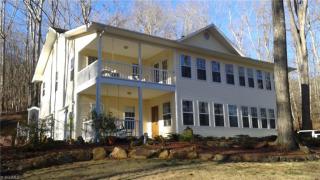 6372 Clyde King Rd, Seagrove, NC 27341-8103