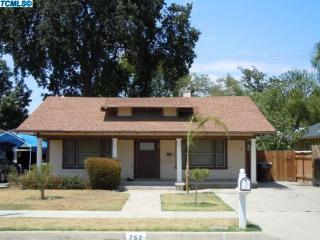 752 San Joaquin Ave, Tulare, CA 93274-4328