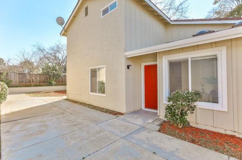 2044 Laddie Way, San Jose, CA 95121-1357