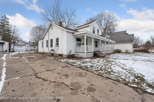 414 Jenne St, Grand Ledge, MI 48837-1411