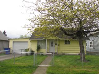 1217 3rd Ave, Kelso WA  98626-3730 exterior