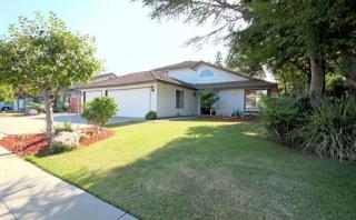 921 Burgan Ave, Clovis, CA 93611-7415