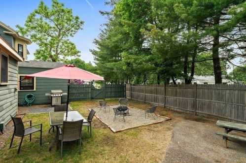 53 Frairy St, Medfield, MA 02052-1619