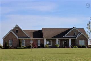 1137 Robinson Rd, Manchester, TN 37355-6964