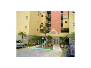 8210 Lake Dr, Miami FL  33166 exterior